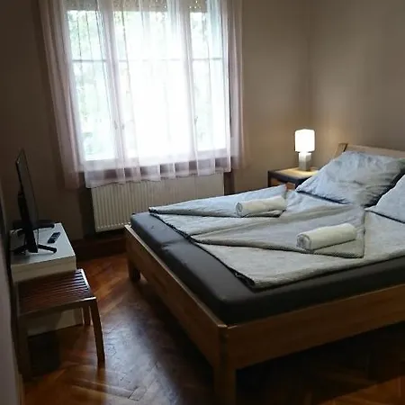 Vendeghaz Guest house *